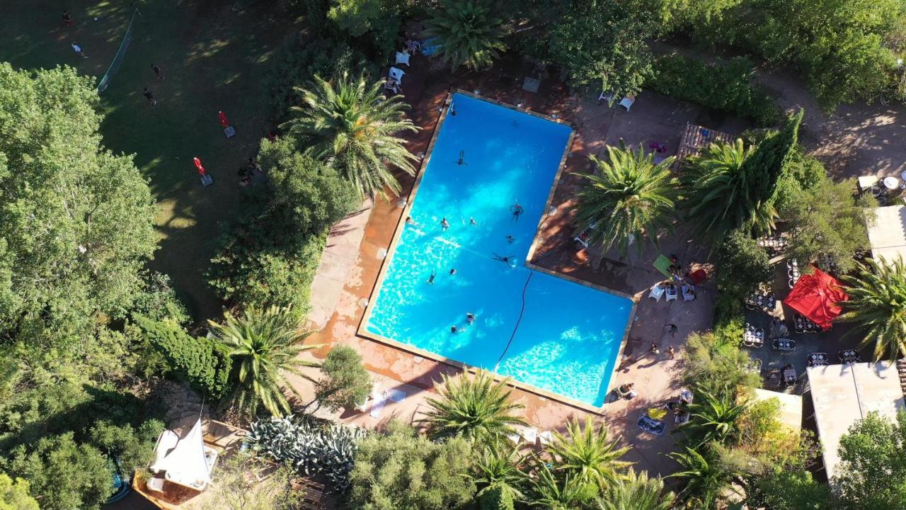 Camping La Peiriere Tuchan 外观 照片