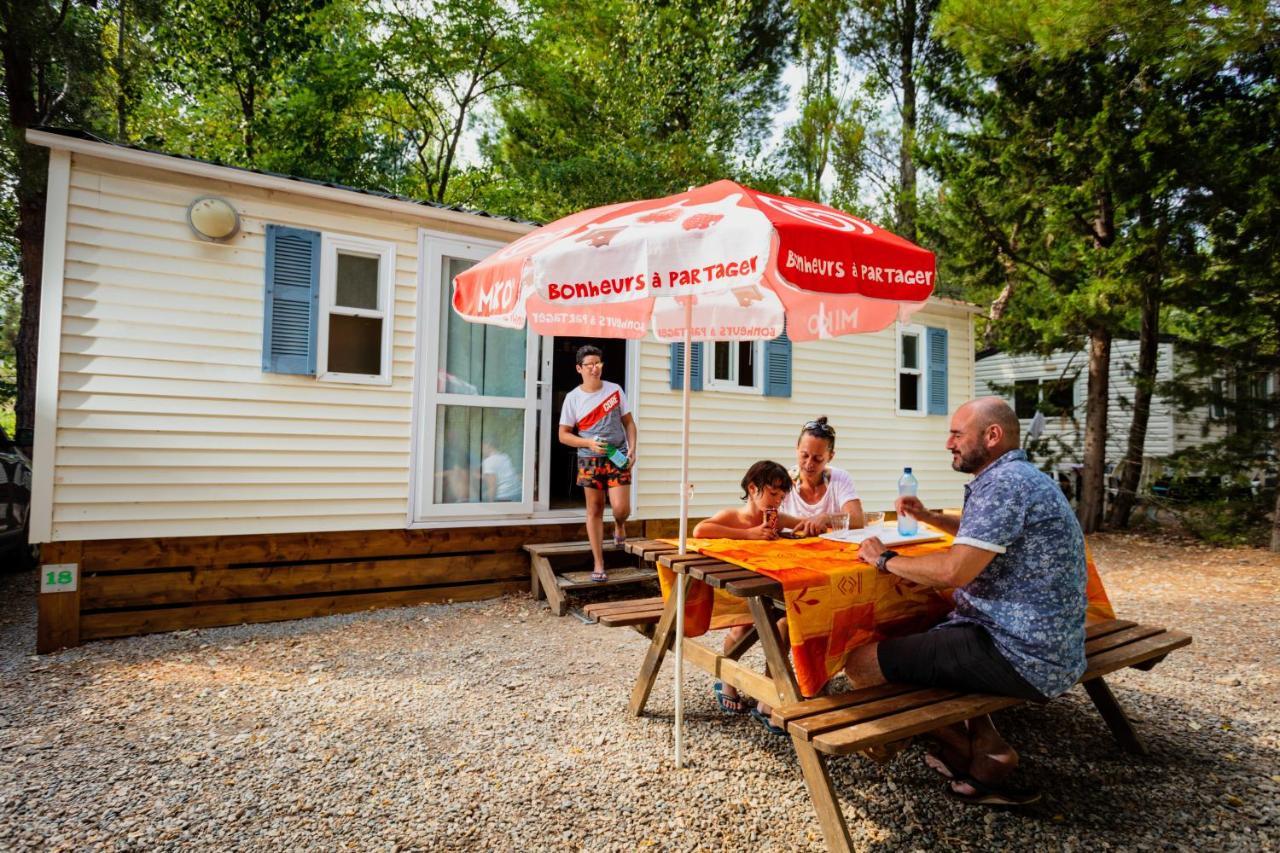 Camping La Peiriere Tuchan 外观 照片