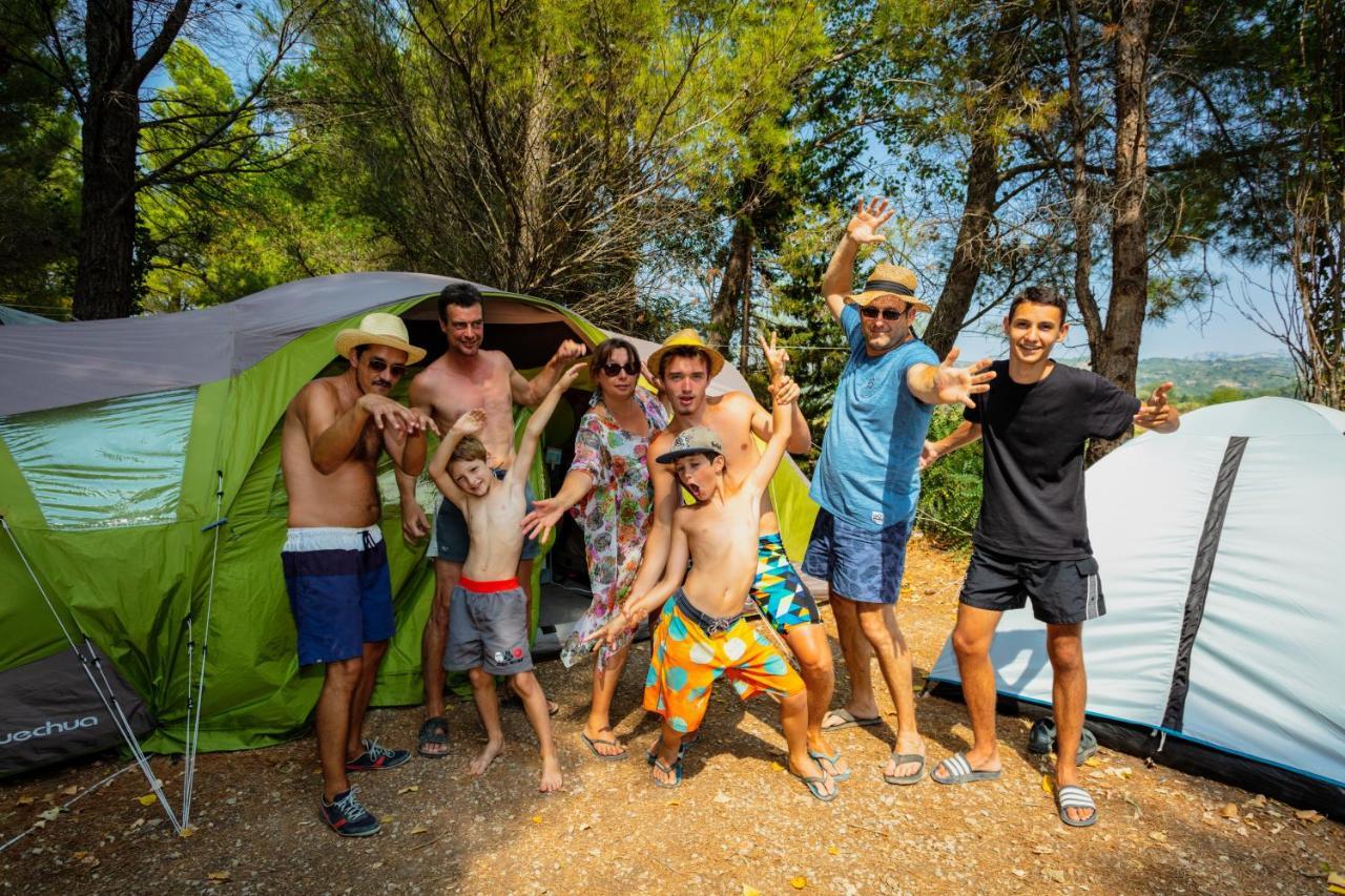 Camping La Peiriere Tuchan 外观 照片